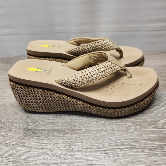 VOLATILE Wedge Platform Flip Flop Sandals Women's Size Us 9 Tan/ Beige - Picture 3 of 6